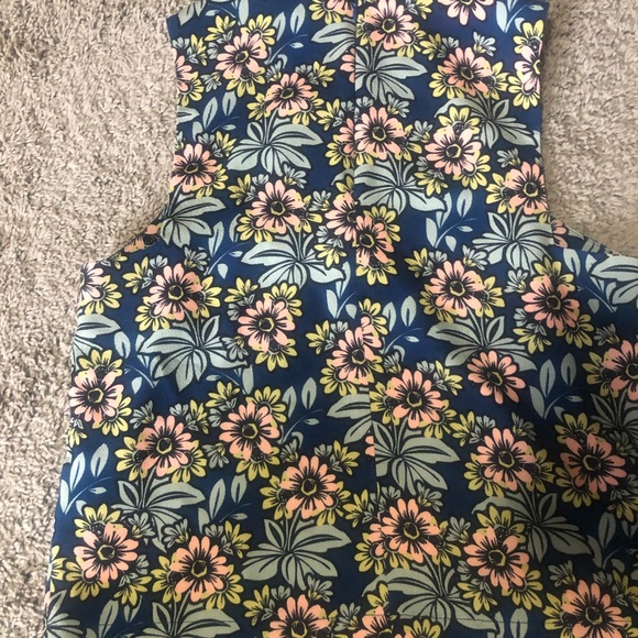 Adorable Topshop Tank - Picture 2 of 4